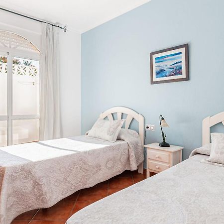 קוניל דה לה פרונטרה Chalet Fuente4 Piscina Comun Famila מראה חיצוני תמונה